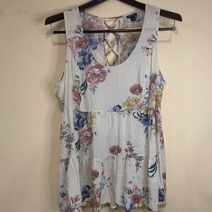Torrid Flower Top Size 1 In Great Condition lightweight